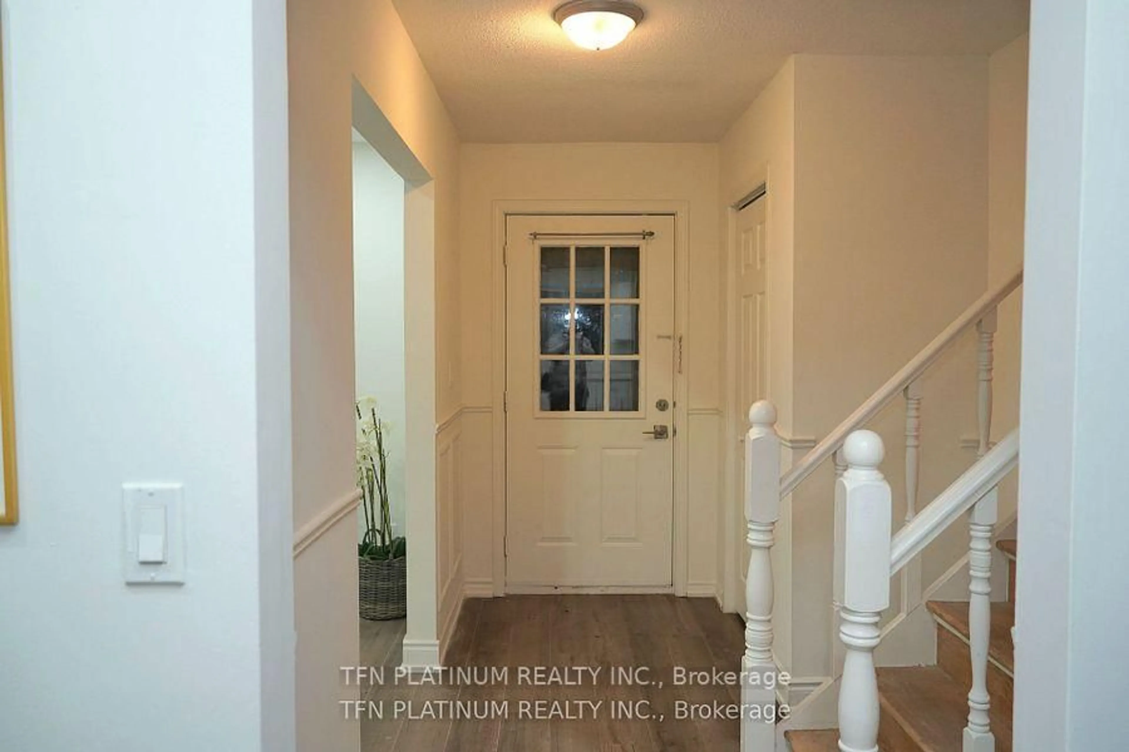 Indoor entryway for 156 John St, Grey Highlands Ontario N0C 1C0