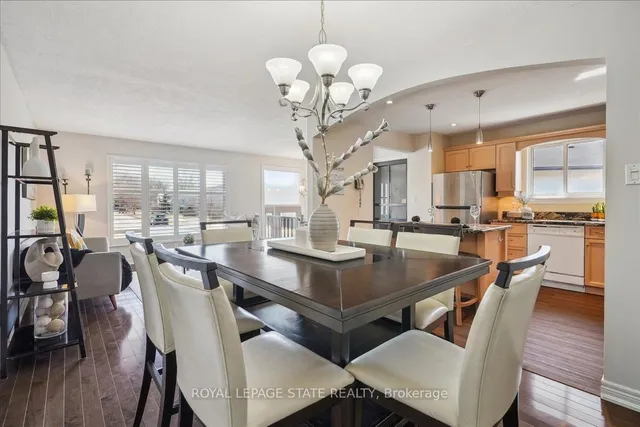 Additional image 32 of 43 Yorkdale Cres