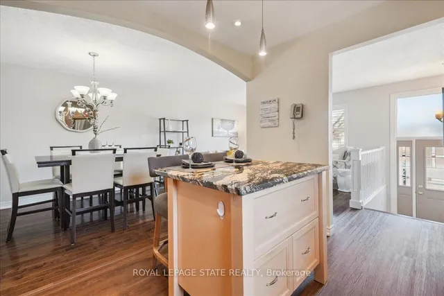 Additional image 28 of 43 Yorkdale Cres