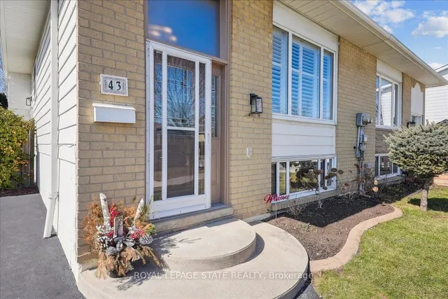Additional image 41 of 43 Yorkdale Cres