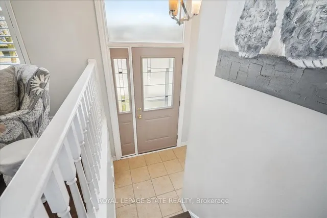 Additional image 38 of 43 Yorkdale Cres