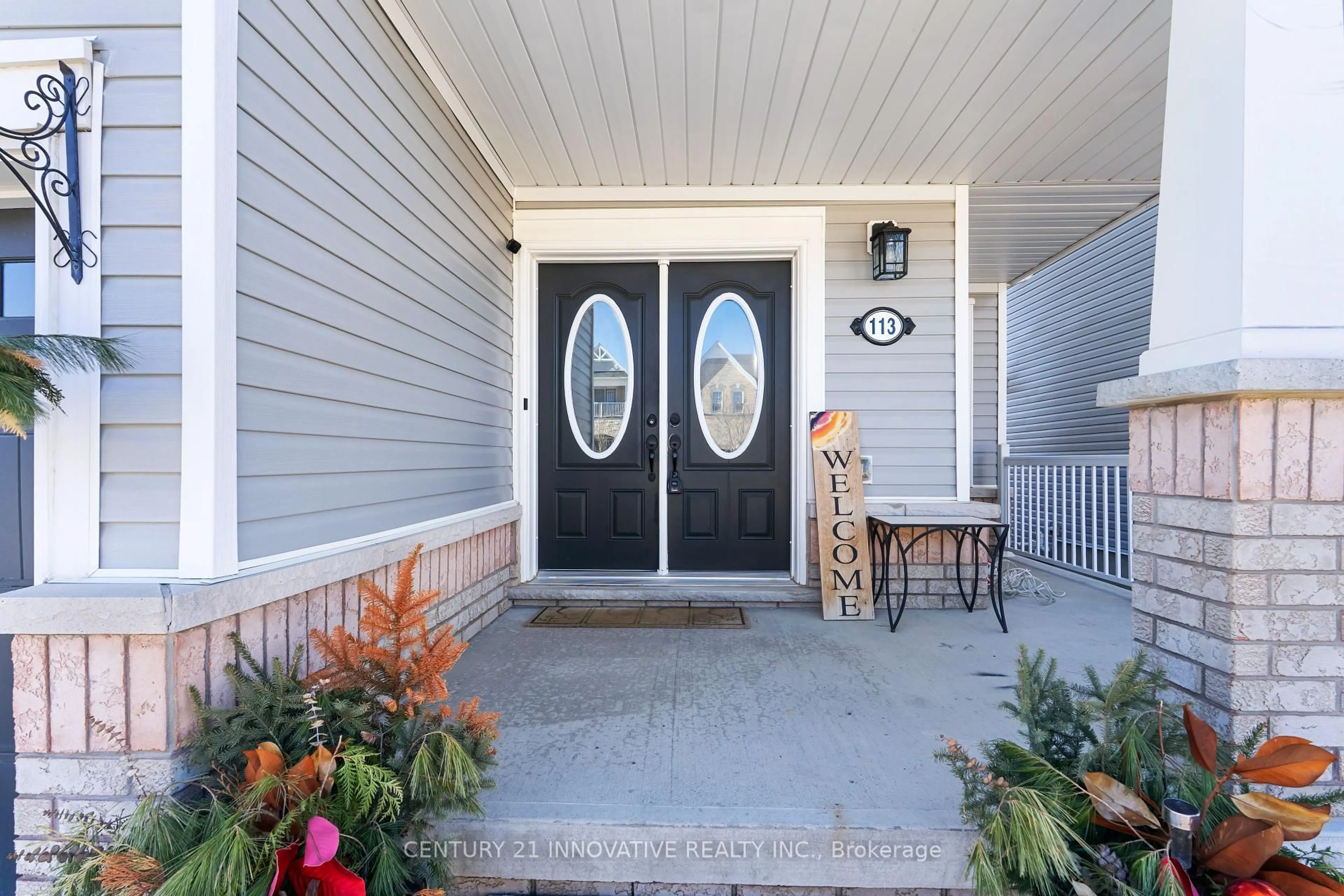 Indoor entryway for 113 Morden Dr, Shelburne Ontario L9V 3S4