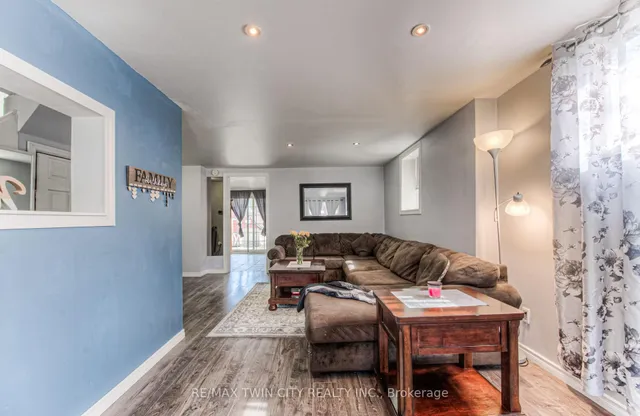Additional property image - 87 6 Ave