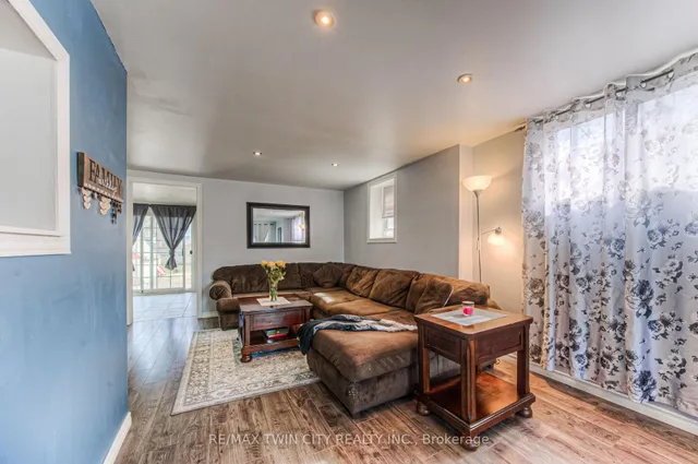 Additional property image - 87 6 Ave