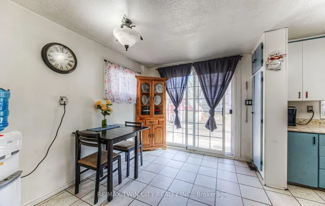Additional property image - 87 6 Ave