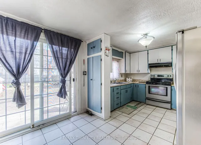 Additional property image - 87 6 Ave