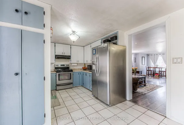 Additional property image - 87 6 Ave