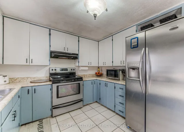 Additional property image - 87 6 Ave