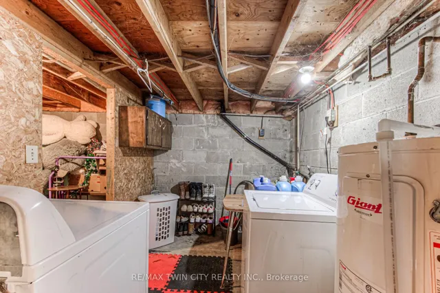 Additional property image - 87 6 Ave