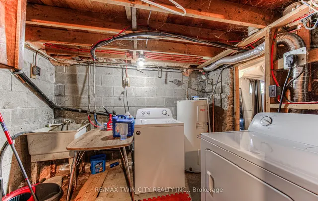 Additional property image - 87 6 Ave