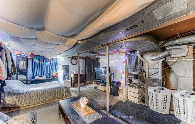 Additional property image - 87 6 Ave