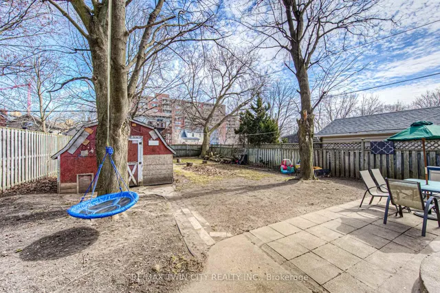 Additional property image - 87 6 Ave
