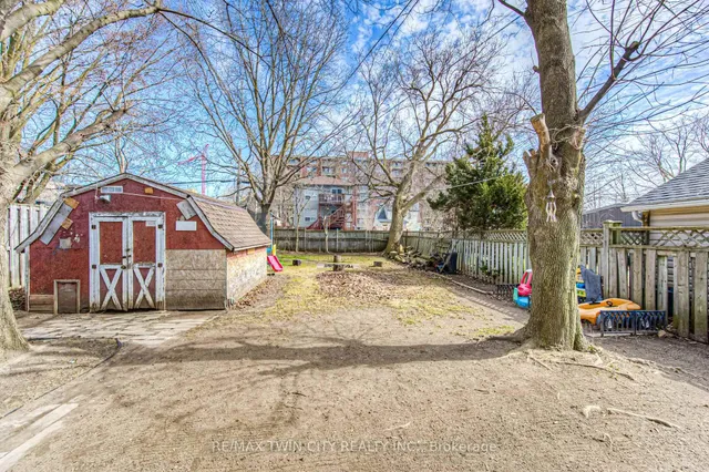 Additional property image - 87 6 Ave
