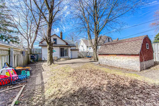 Additional property image - 87 6 Ave