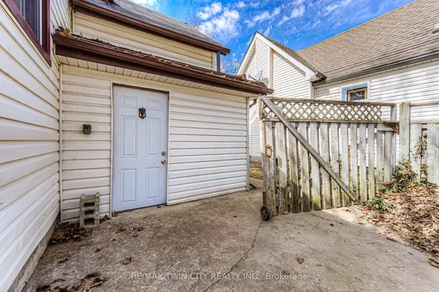 Additional property image - 87 6 Ave