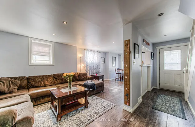 Additional property image - 87 6 Ave