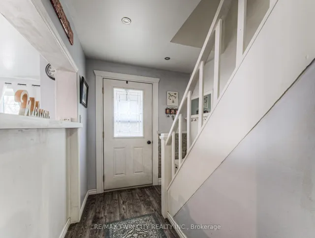 Additional property image - 87 6 Ave