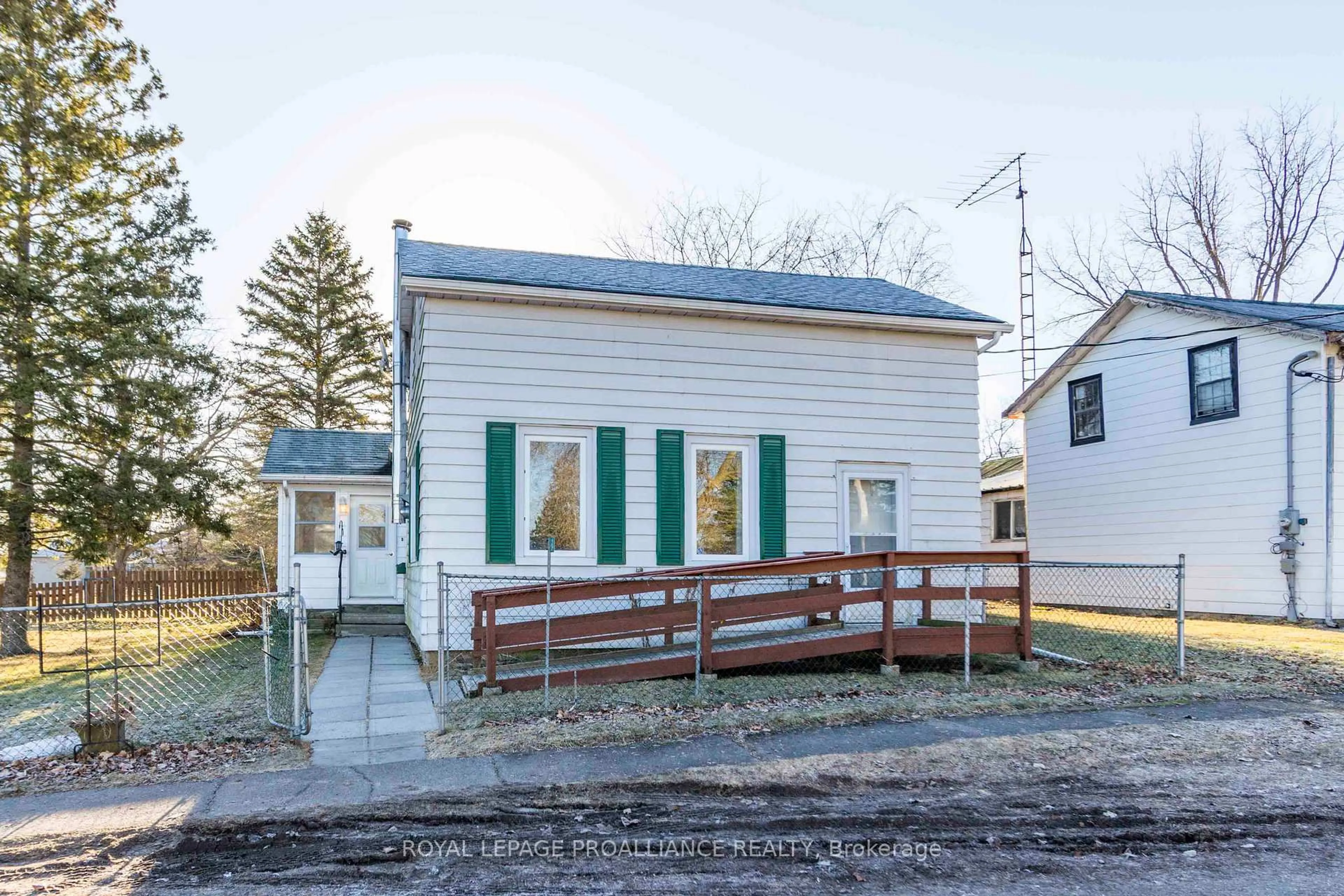 Shed for 64 Main St, Prince Edward County Ontario K0K 1T0