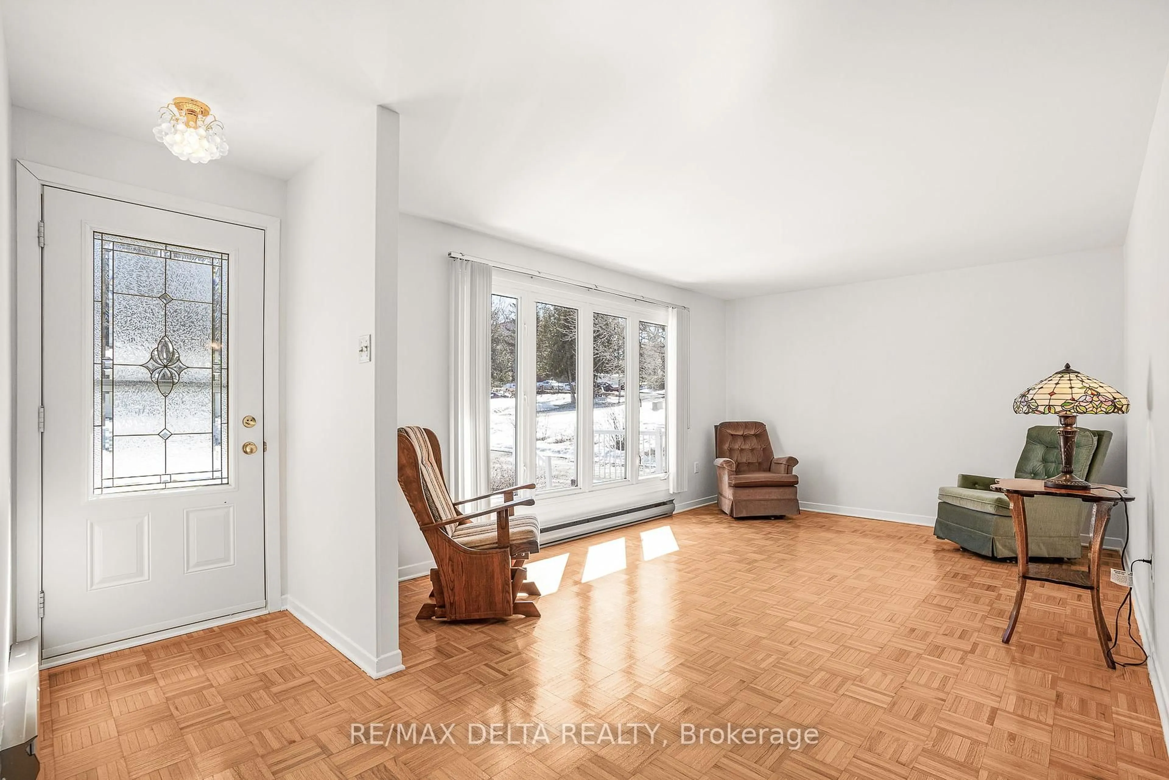 Indoor entryway for 68 Home Ave, Champlain Ontario K0B 1R0