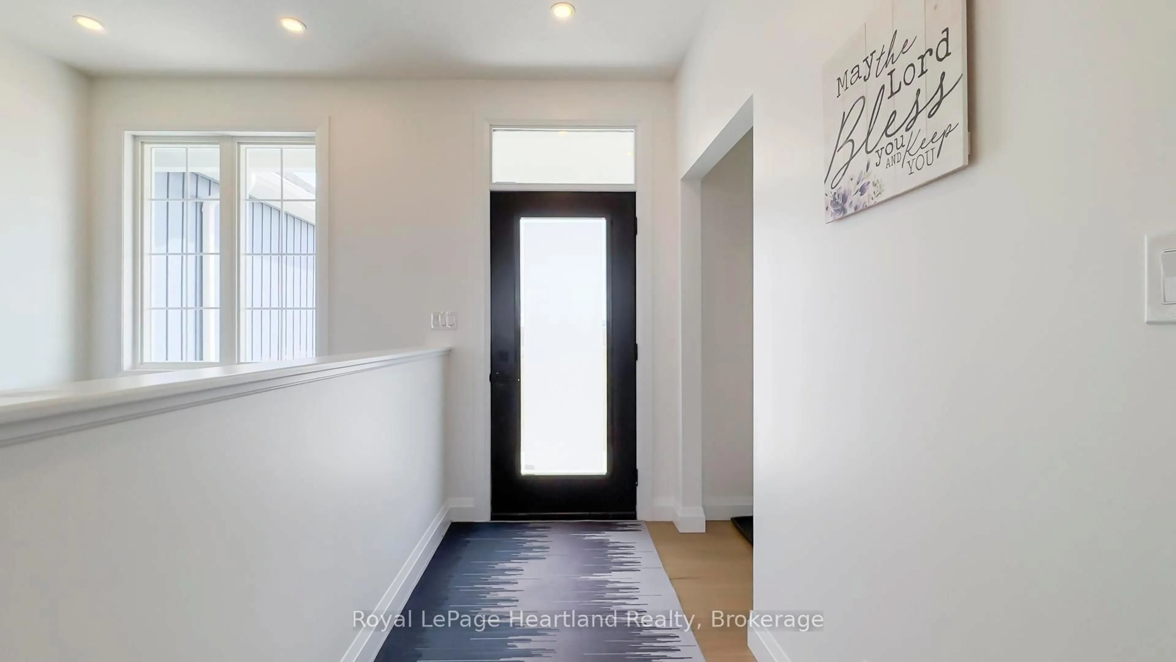 Indoor entryway for 84339 Kent Line, Huron East Ontario N0G 1H0