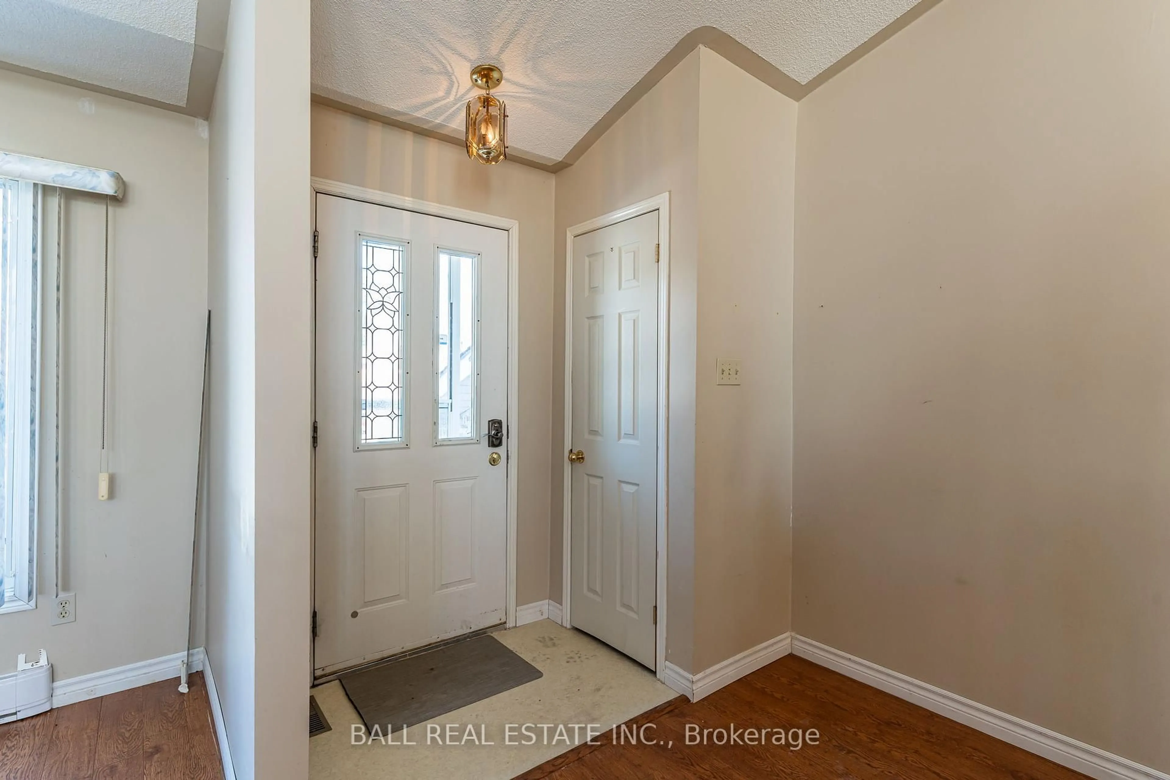 Indoor entryway for 12 Cedartree Lane, Kawartha Lakes Ontario K0M 1A0