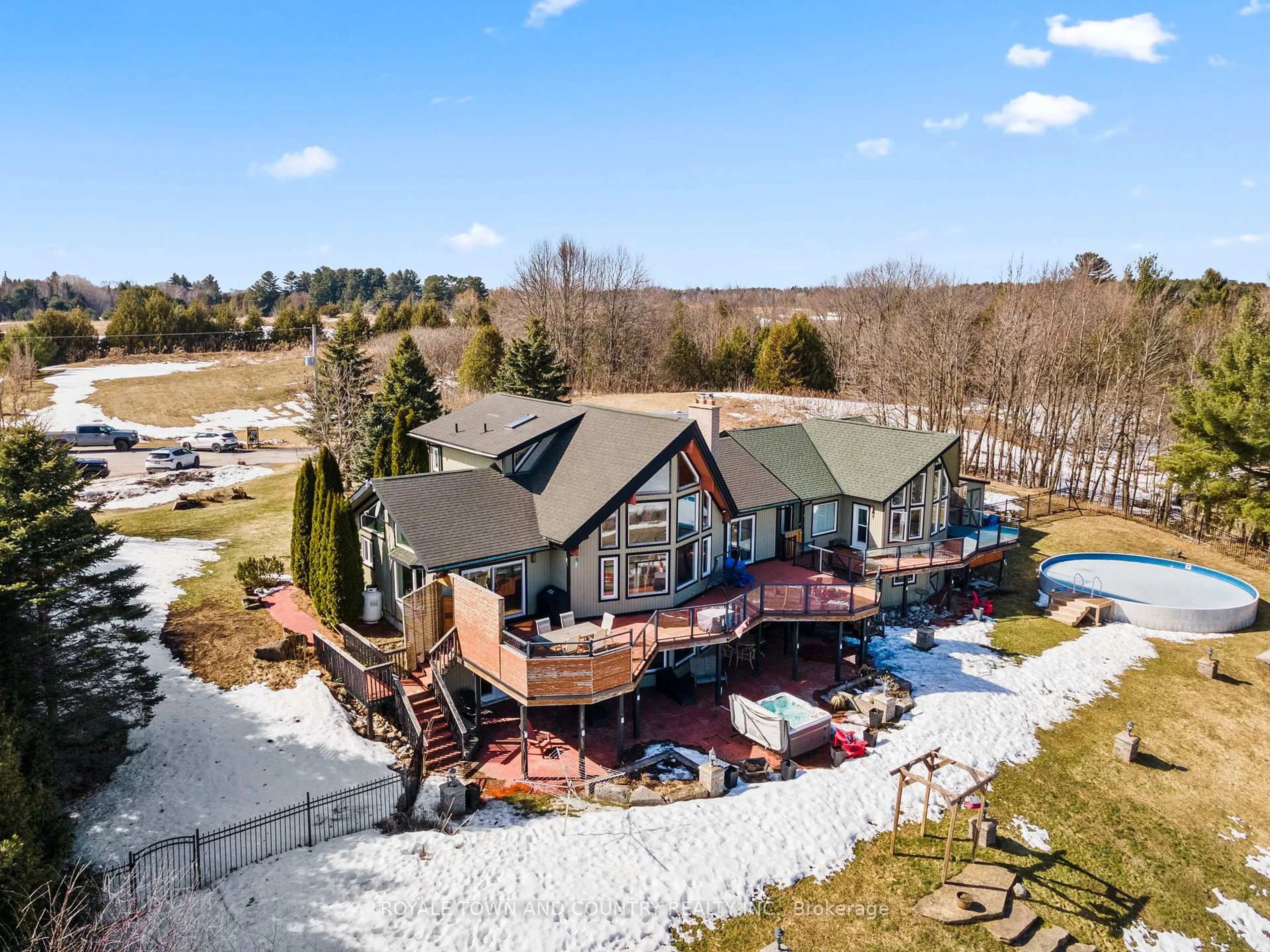 A pic from outside/outdoor area/front of a property/back of a property/a pic from drone, water/lake/river/ocean view for 151 Peller Crt, Kawartha Lakes Ontario K0M 1A0