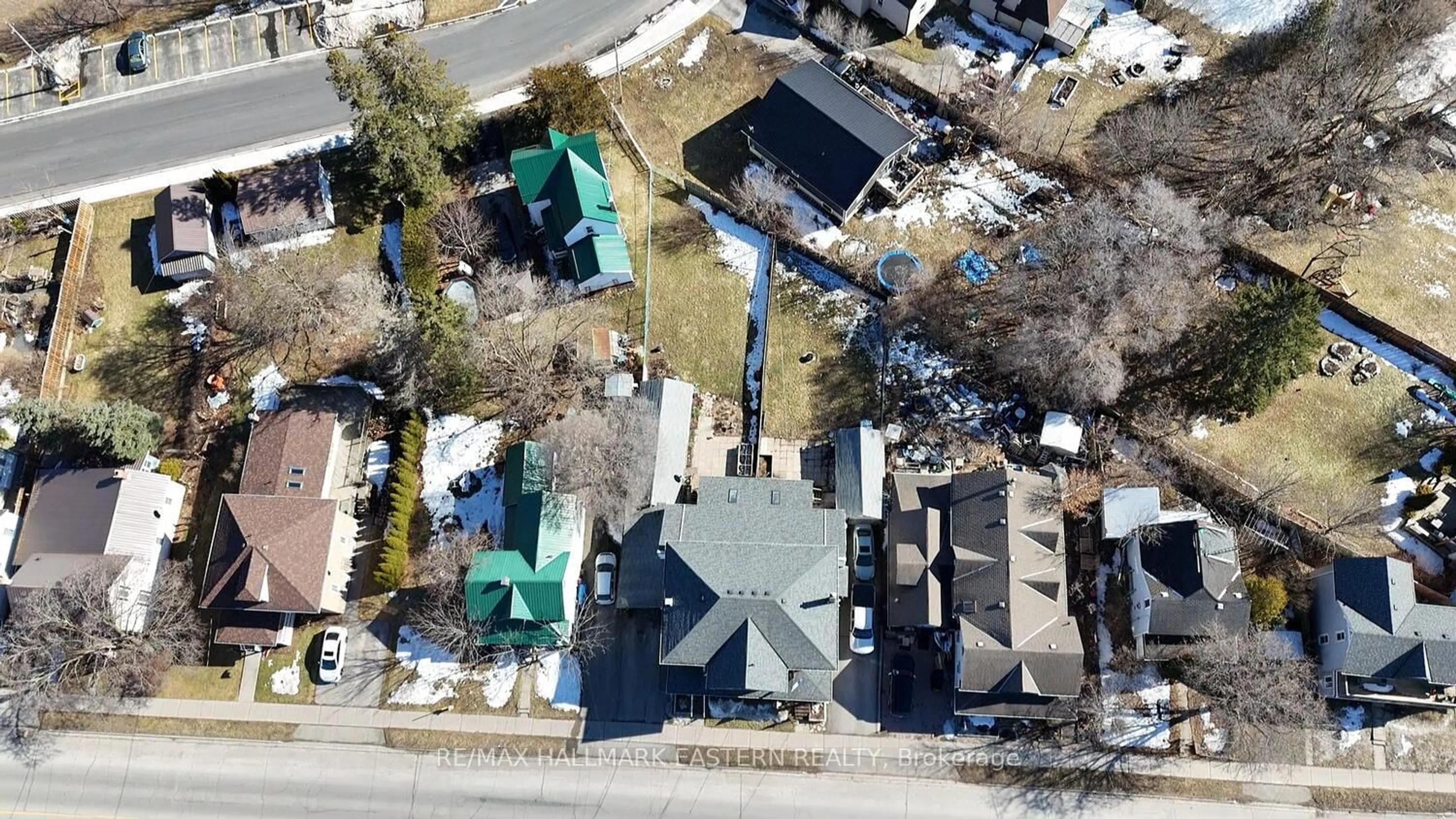 A pic from outside/outdoor area/front of a property/back of a property/a pic from drone, street for 175-177 Front St, Trent Hills Ontario K0L 1L0