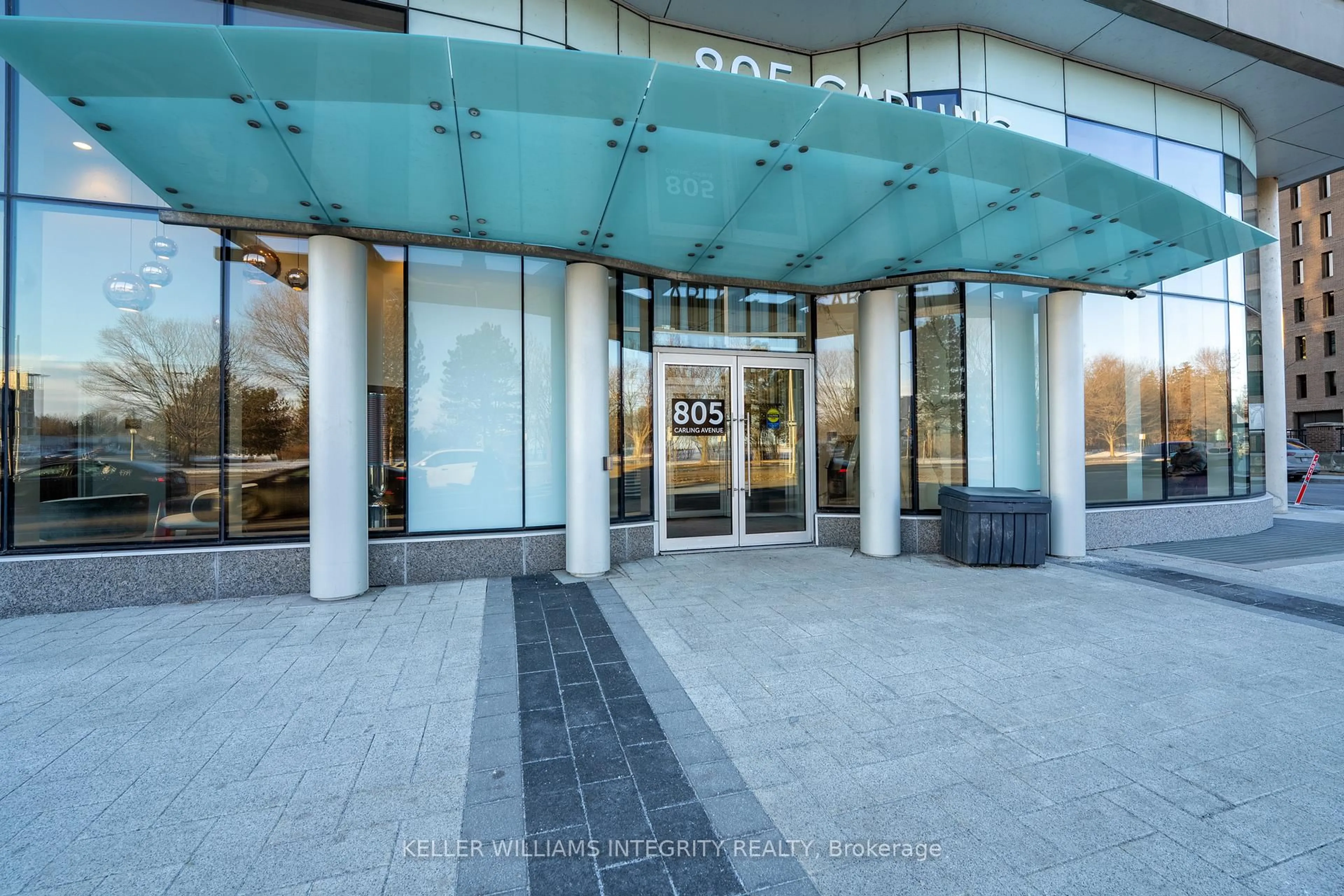 Indoor foyer for 805 CARLING Ave #1808, Ottawa Ontario K1S 5W9