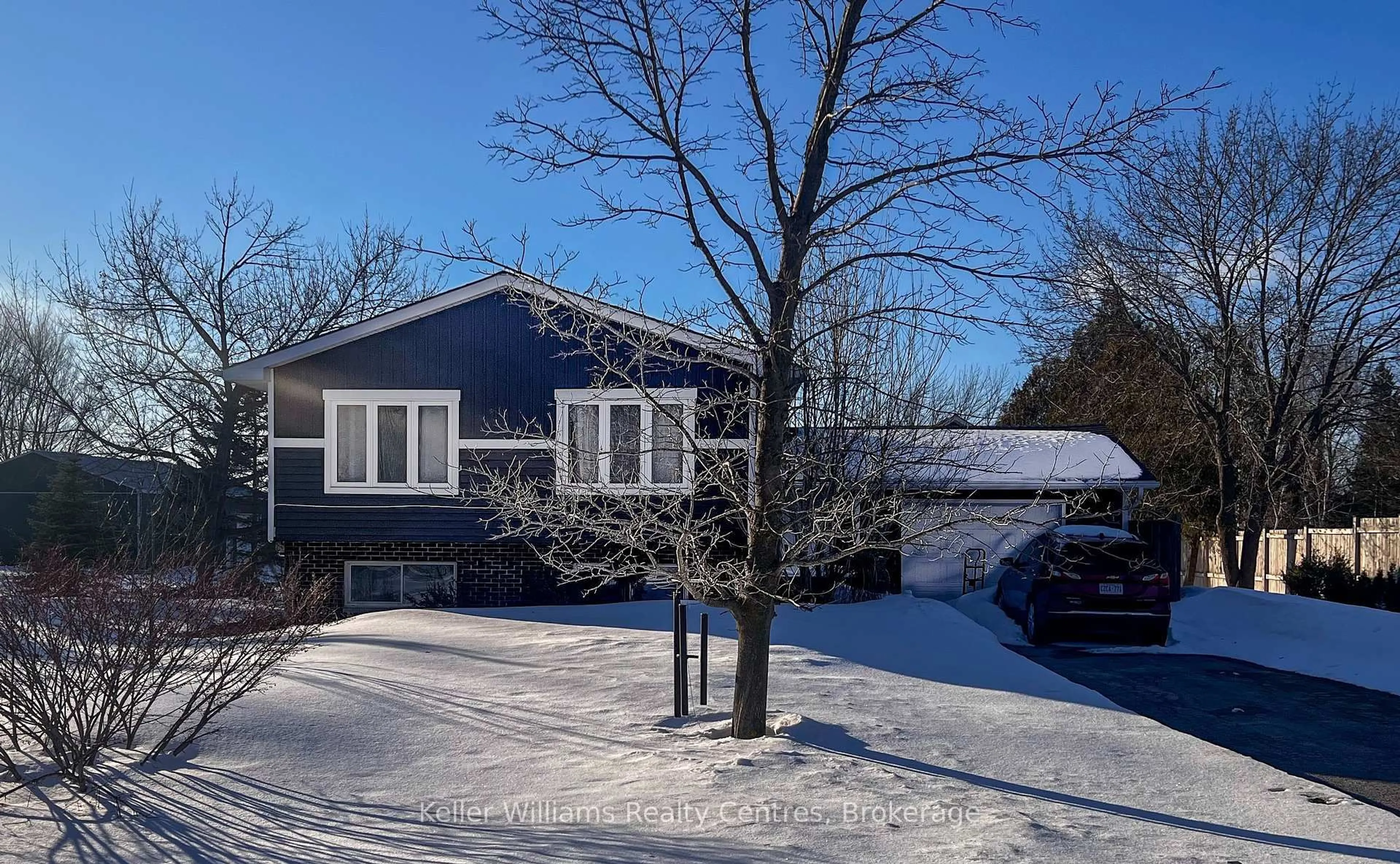 A pic from outside/outdoor area/front of a property/back of a property/a pic from drone, street for 115 Carlisle St, Saugeen Shores Ontario N0H 2L0