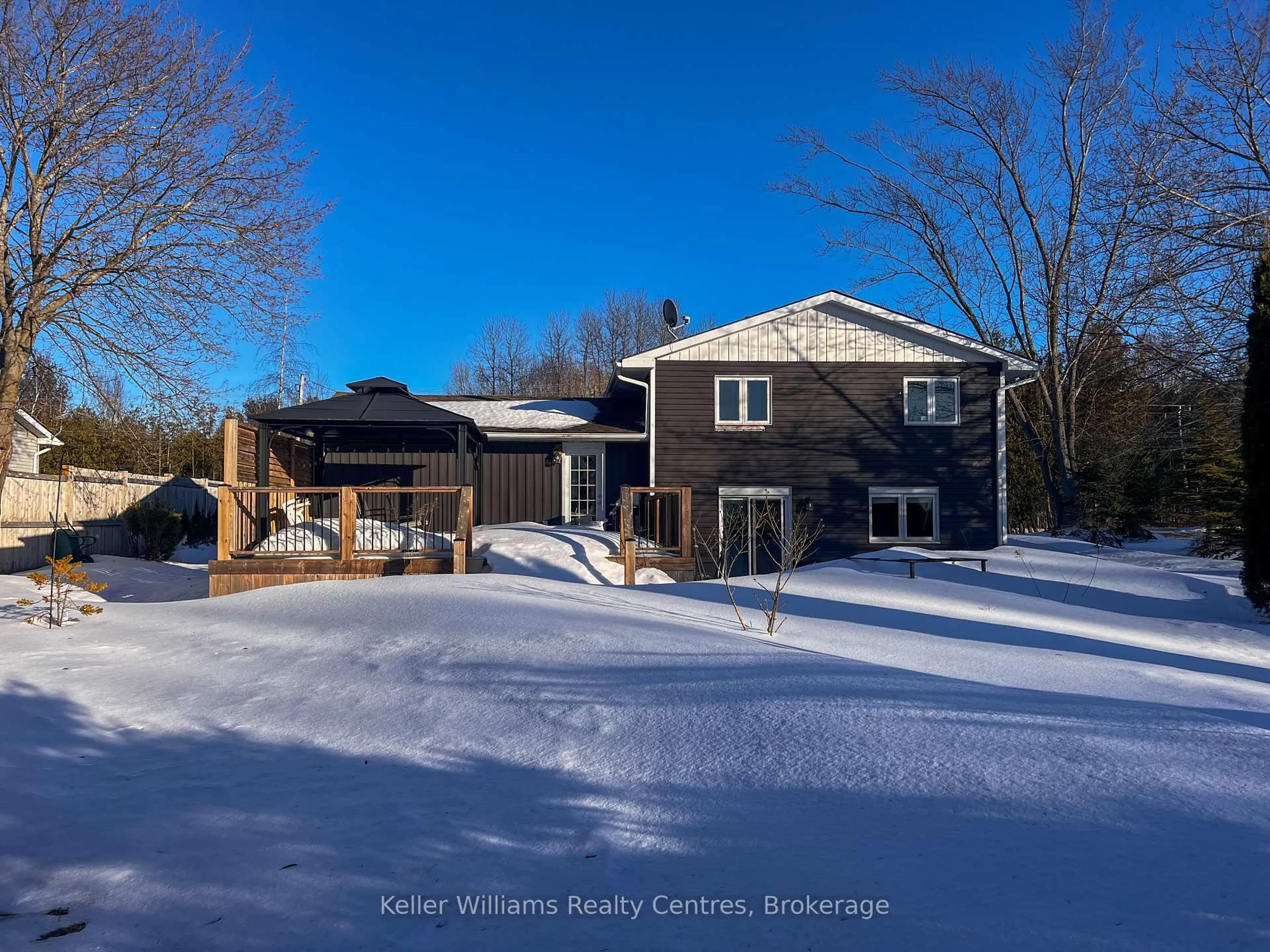 A pic from outside/outdoor area/front of a property/back of a property/a pic from drone, water/lake/river/ocean view for 115 Carlisle St, Saugeen Shores Ontario N0H 2L0