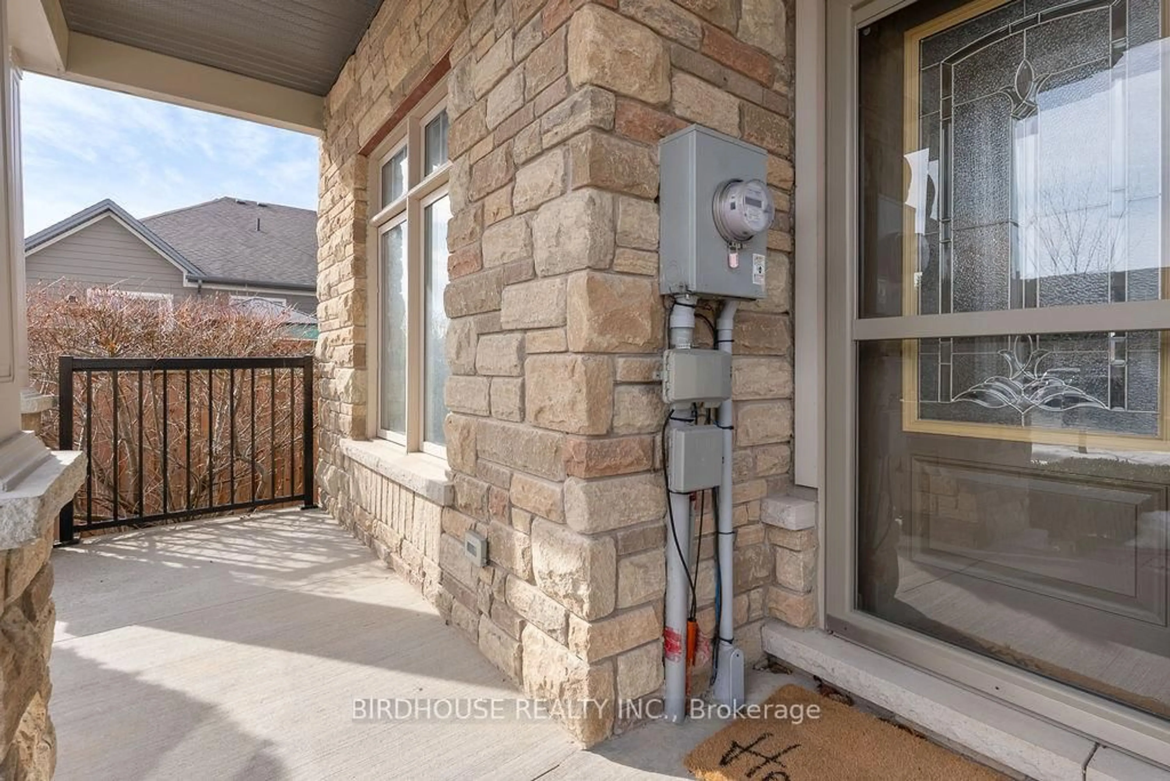 Indoor entryway for 60 Chadwin Dr, Kawartha Lakes Ontario K9V 0E9