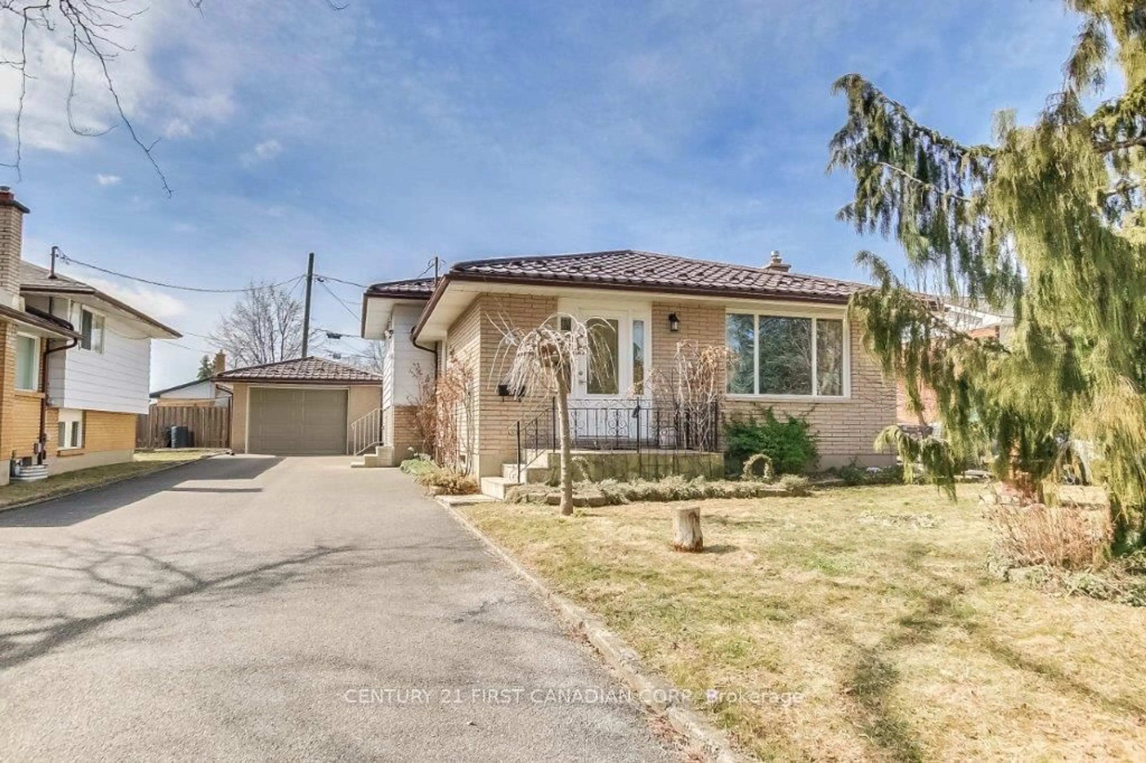 Home with brick exterior material, street for 18 Oregon Rd, London South Ontario N5Z 4B9