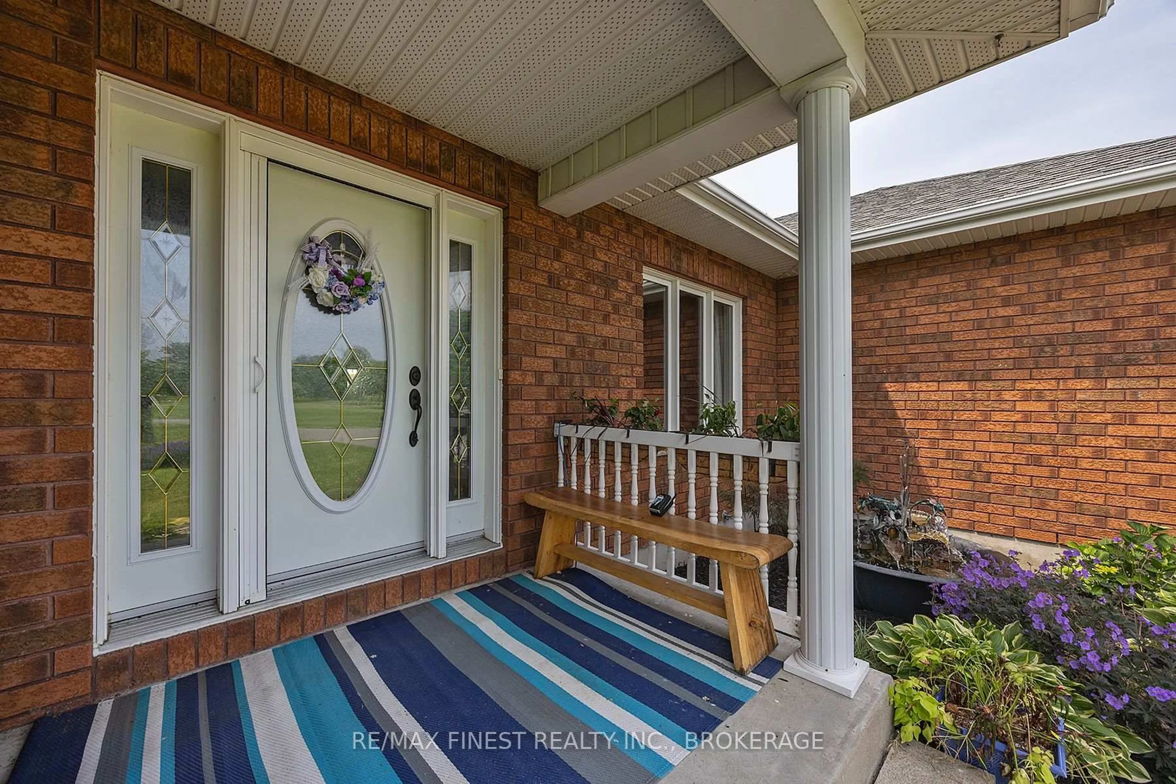 Indoor entryway for 1215 Allen Pt, Kingston Ontario K0H 1S0