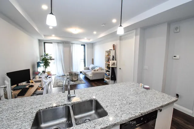 Additional property image - 118 King St Unit 520