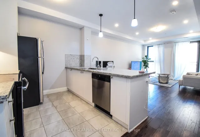 Additional property image - 118 King St Unit 520