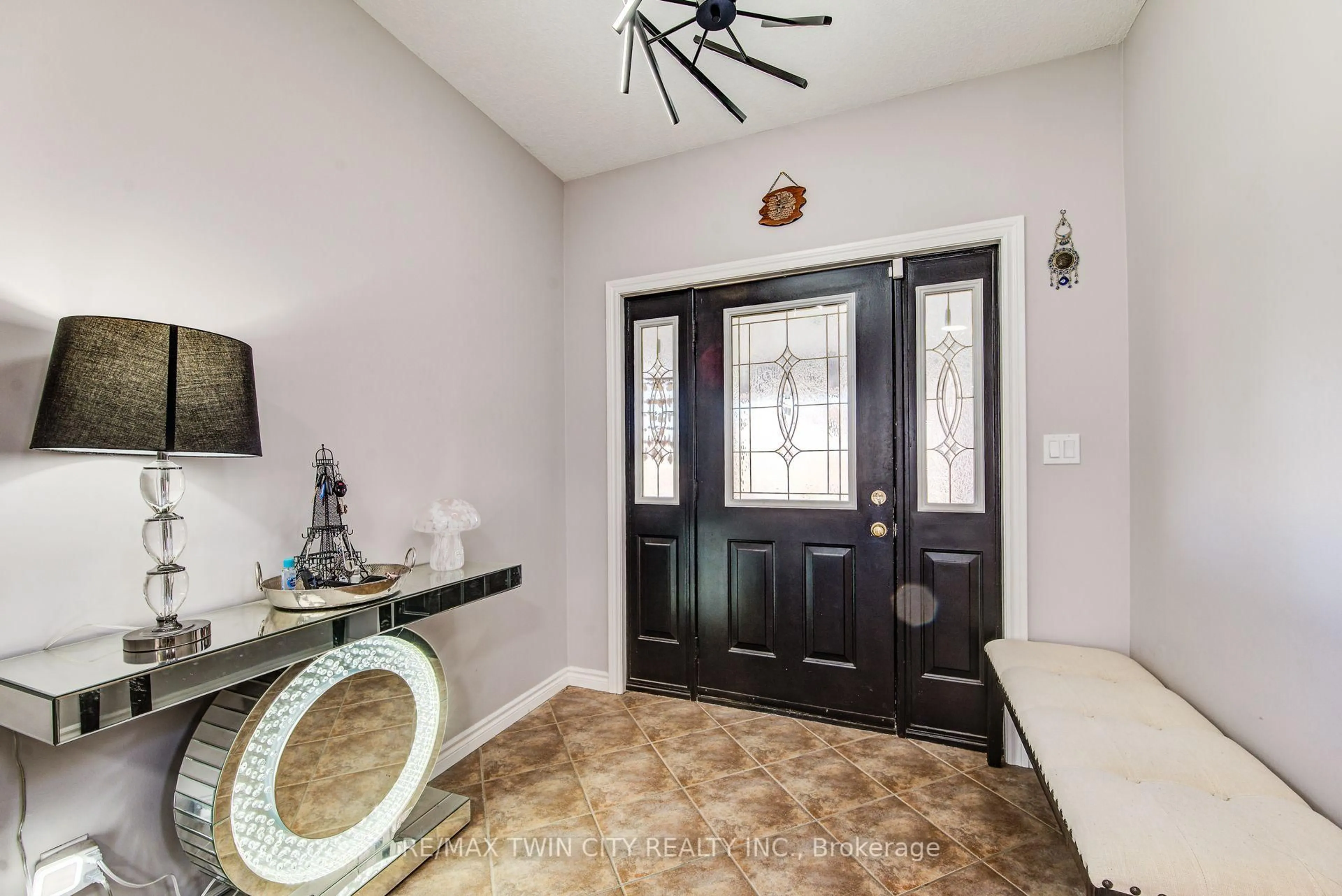 Indoor entryway for 144 Udvari Cres, Kitchener Ontario N2N 3P6