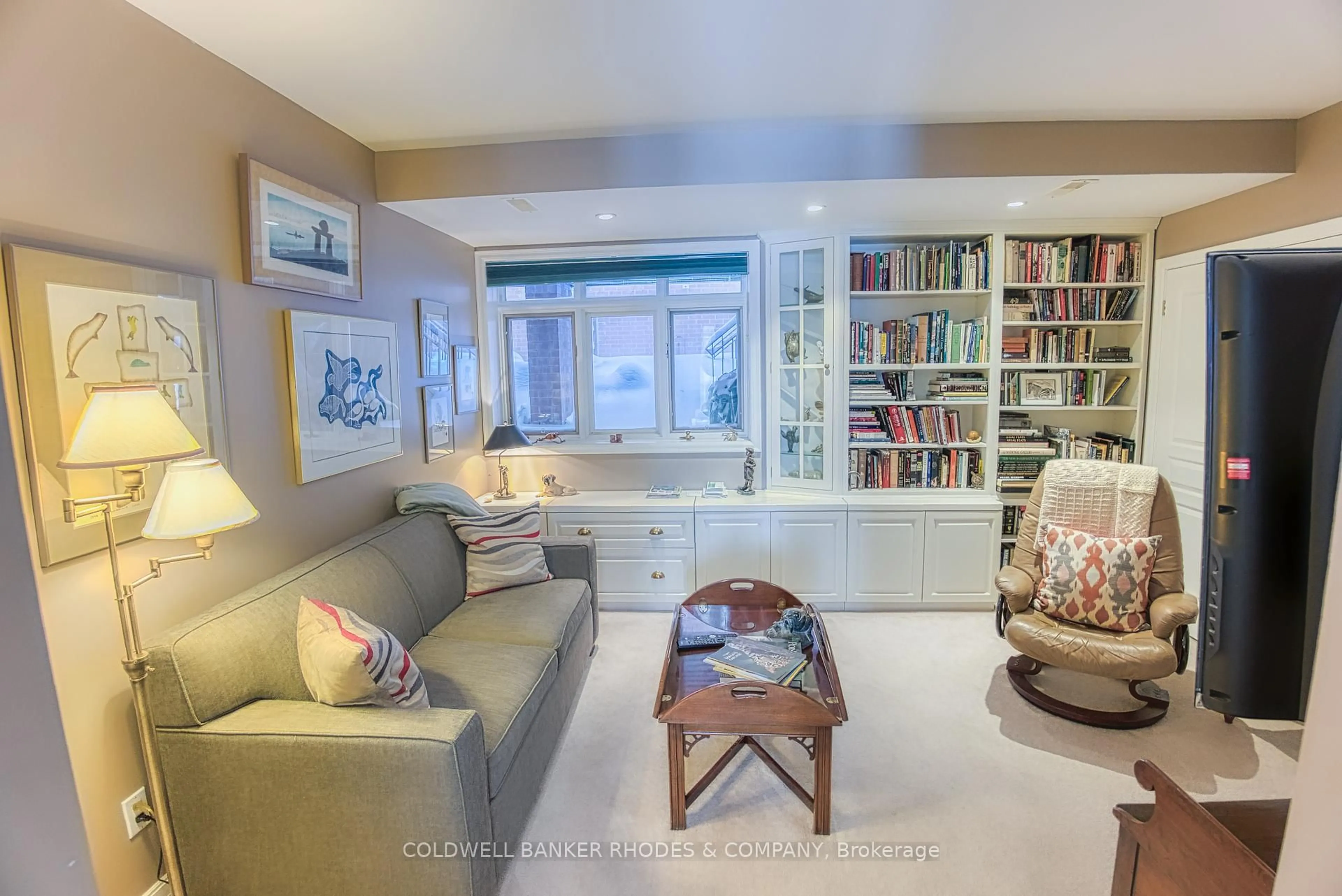 Living room with furniture, unknown for 203 Clearview Ave, Ottawa Ontario K1Z 1A8