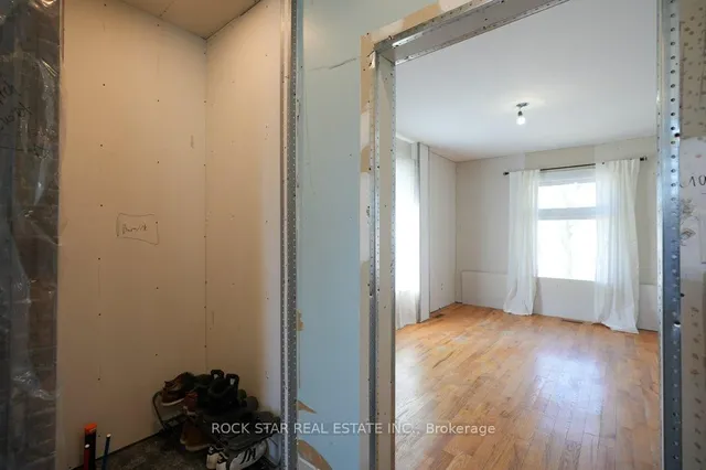 Additional property image - 405 Upper Wentworth St
