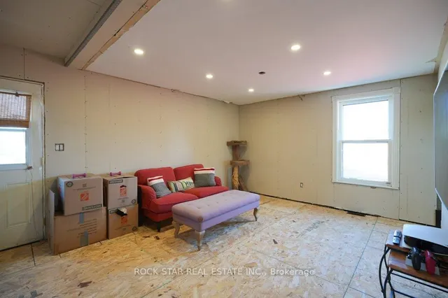 Additional property image - 405 Upper Wentworth St