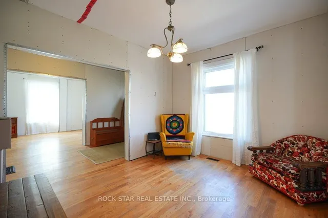 Additional property image - 405 Upper Wentworth St
