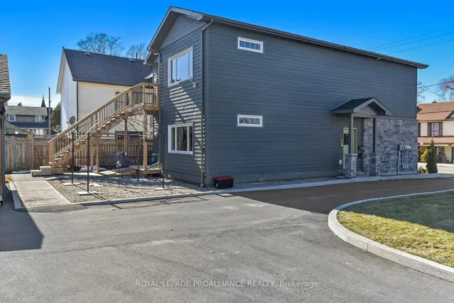 9 Pearl St, Brockville 2