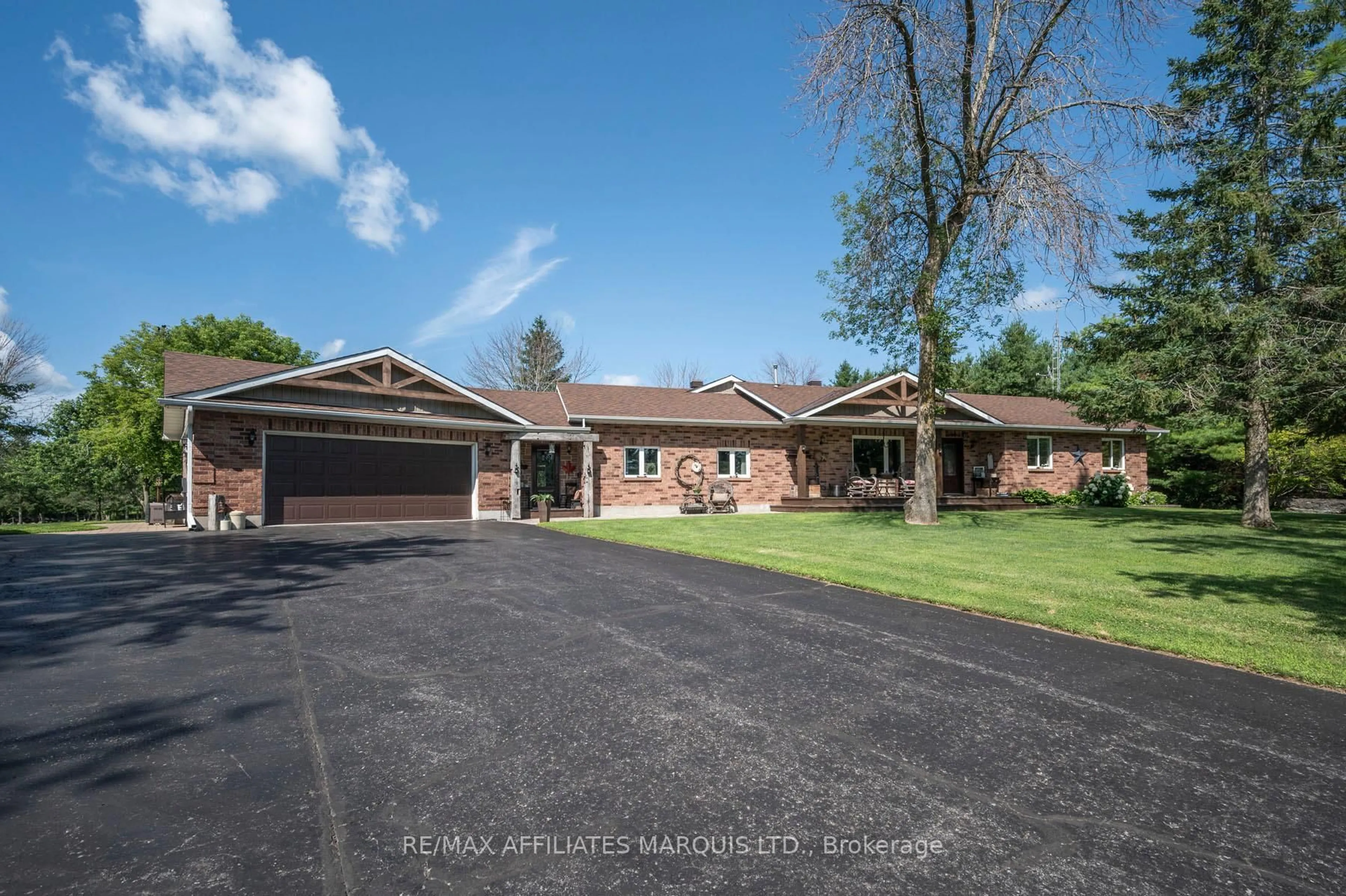 A pic from outside/outdoor area/front of a property/back of a property/a pic from drone, unknown for 18148 Headline Rd, South Glengarry Ontario K0C 1P0