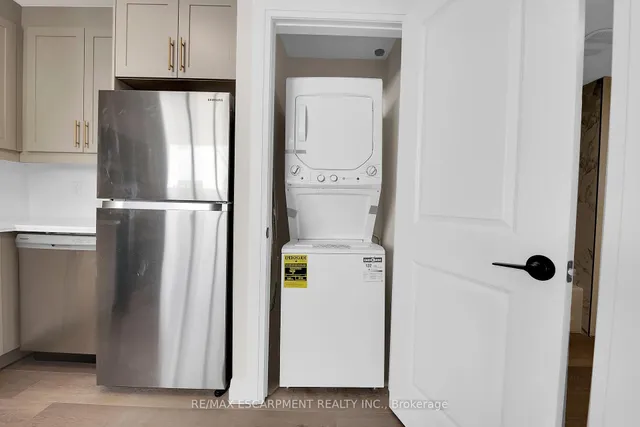Additional property image - 92 PEARL St