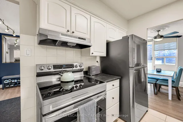 Additional property image - 1966 MAIN St Unit 502