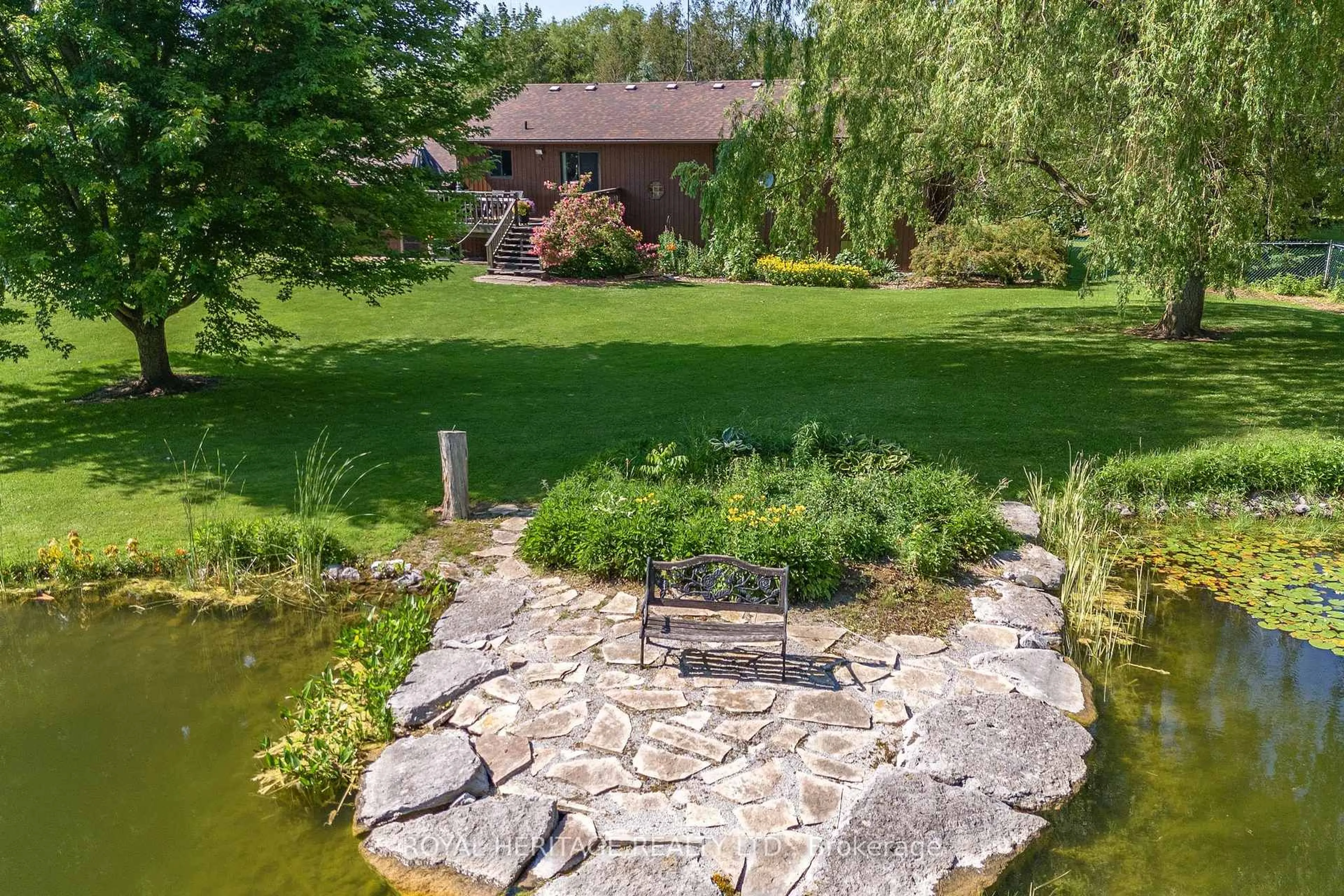 Patio, water/lake/river/ocean view for 47 Andrew Crt, Kawartha Lakes Ontario K0L 2W0