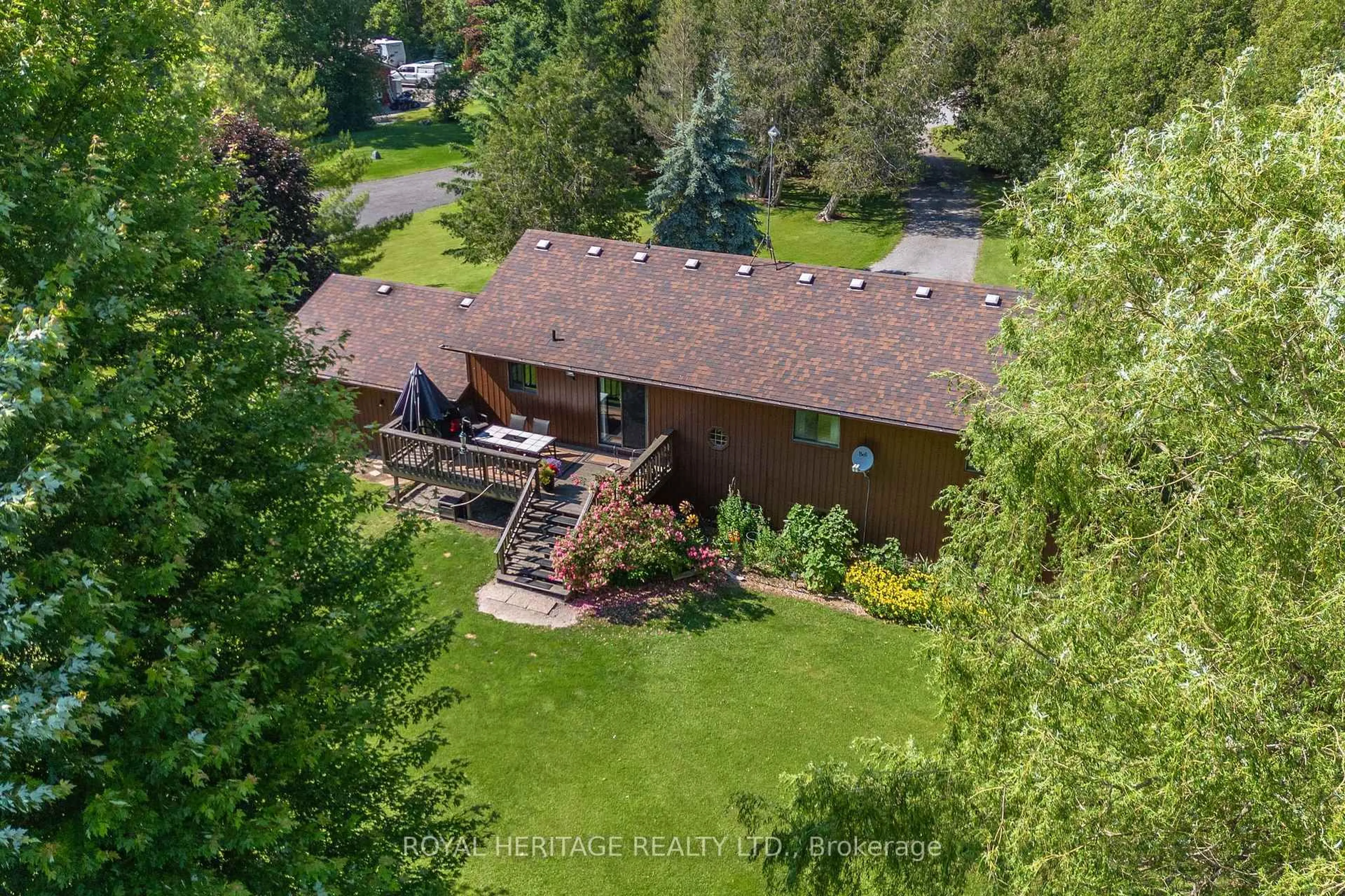 A pic from outside/outdoor area/front of a property/back of a property/a pic from drone, unknown for 47 Andrew Crt, Kawartha Lakes Ontario K0L 2W0