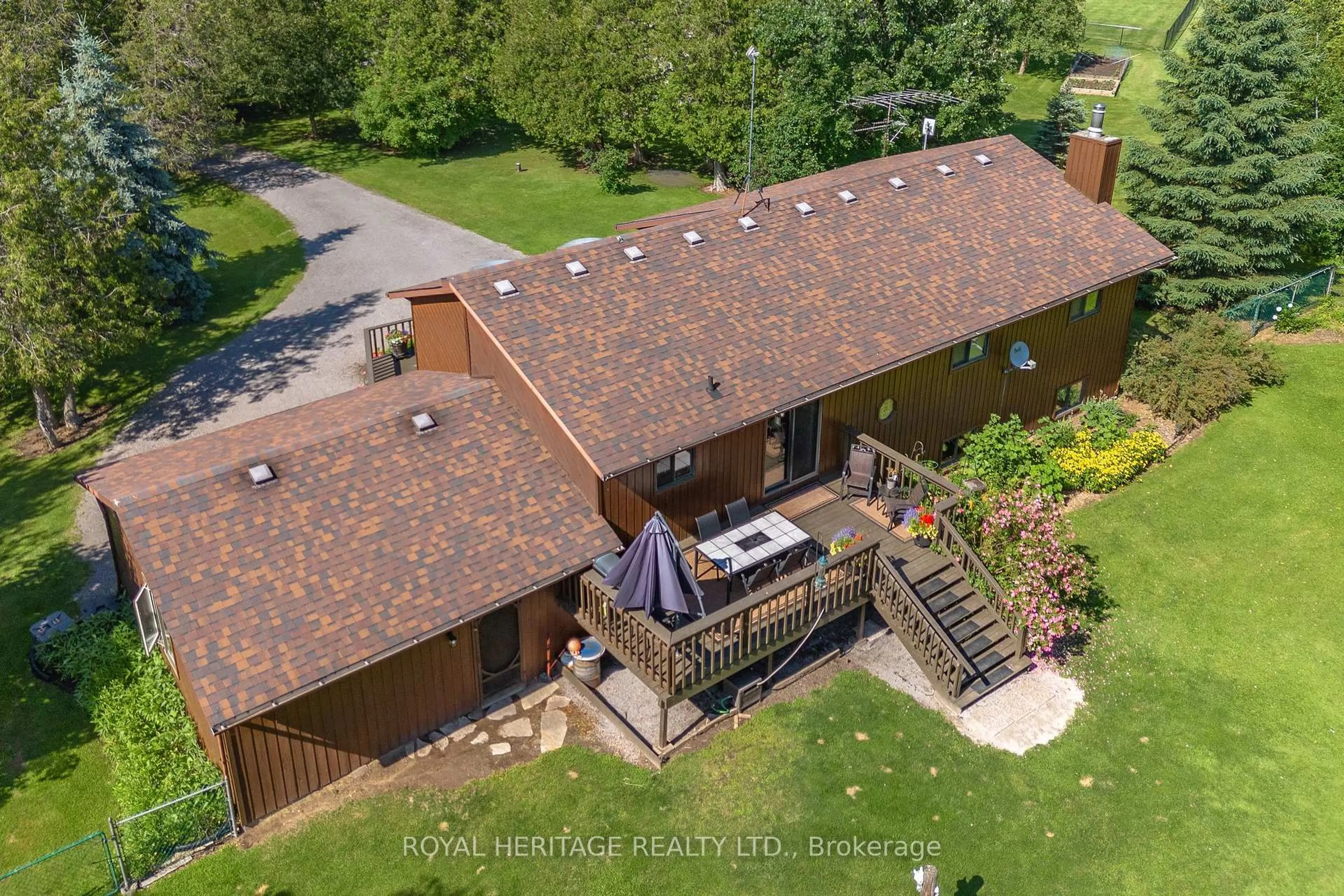 A pic from outside/outdoor area/front of a property/back of a property/a pic from drone, building for 47 Andrew Crt, Kawartha Lakes Ontario K0L 2W0