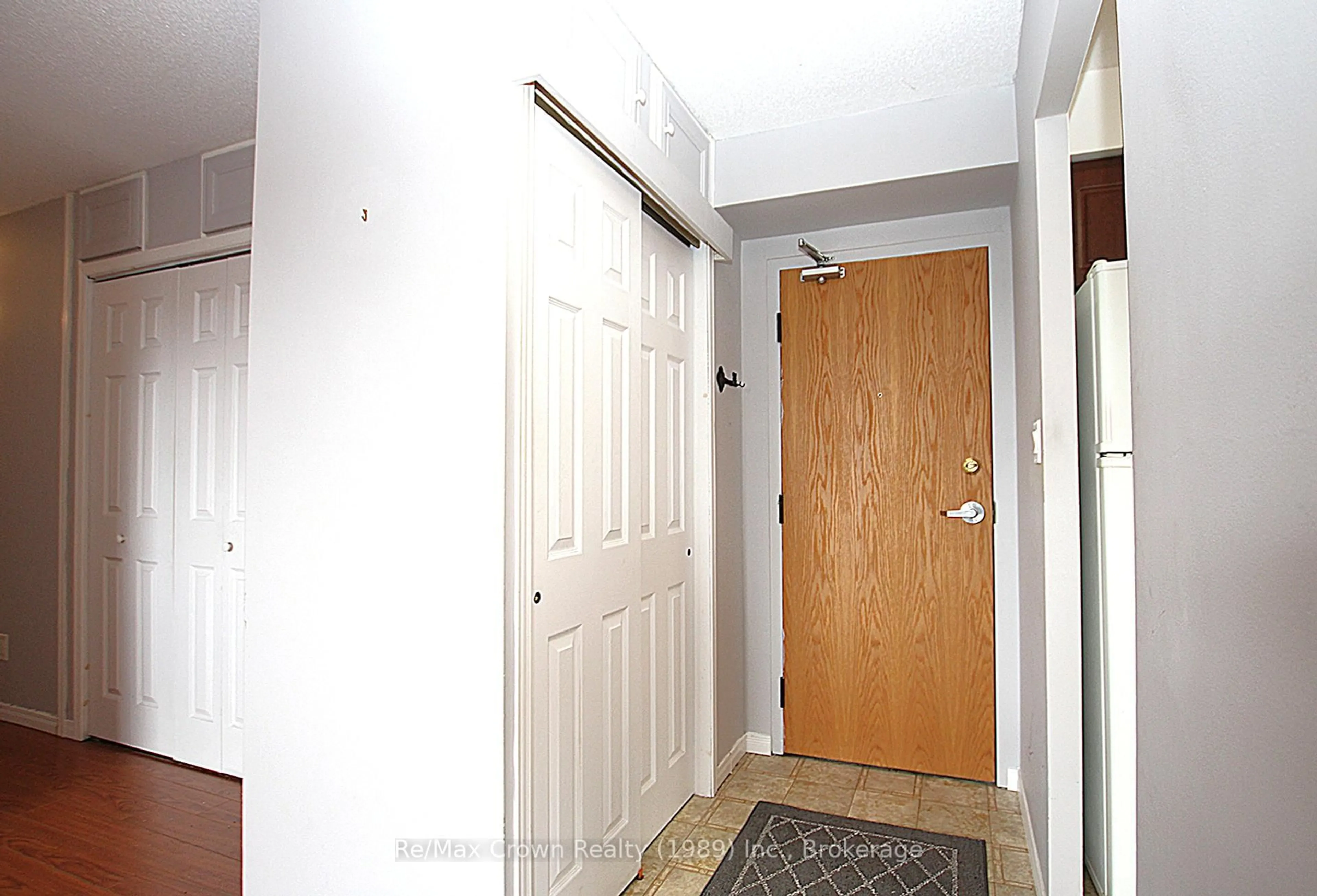 Indoor entryway for 330 Sixth Ave #605, North Bay Ontario P1B 9G1