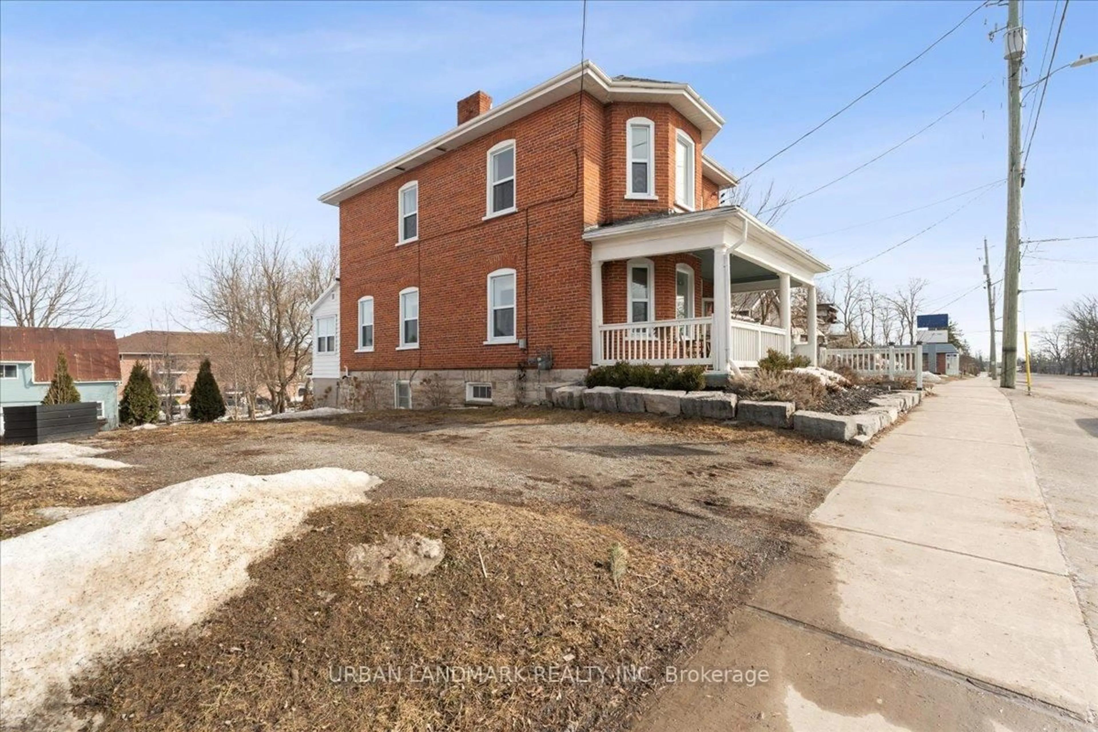 Home with brick exterior material, building for 117 Durham St, Madoc Ontario K0K 2K0