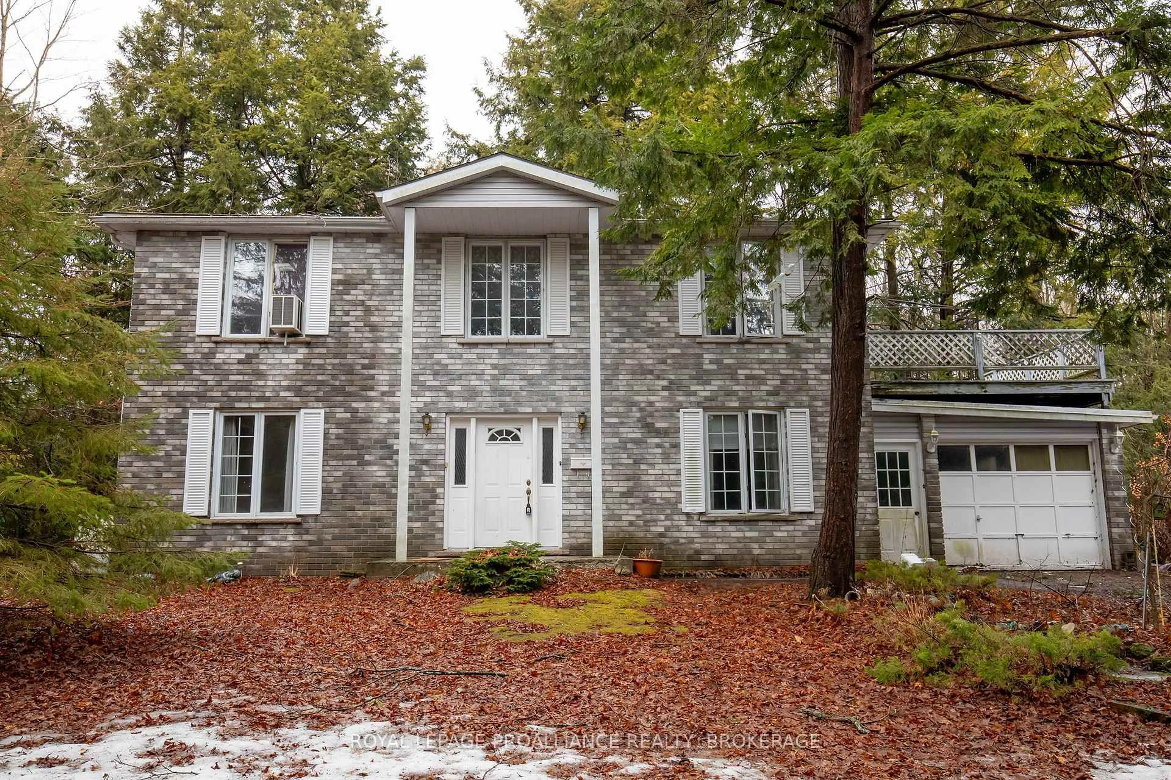 Home with brick exterior material, unknown for 1067 Cedarwoods Dr, Verona Ontario K0H 2W0